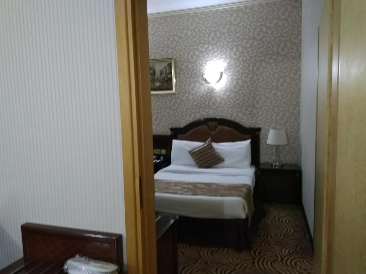 sun&sands hotel Dubai Bagian luar foto