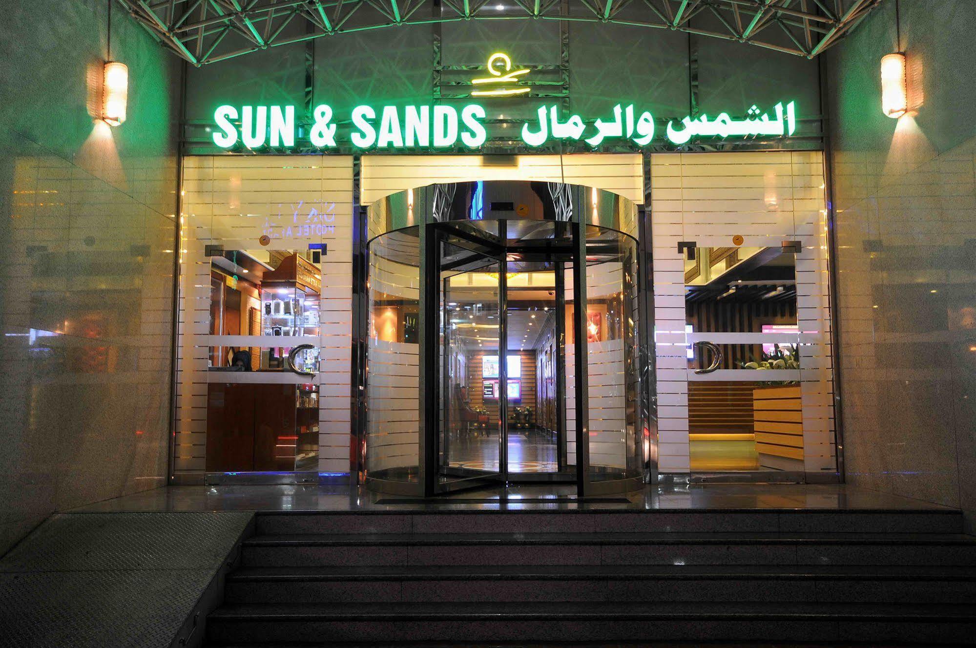 sun&sands hotel Dubai Bagian luar foto