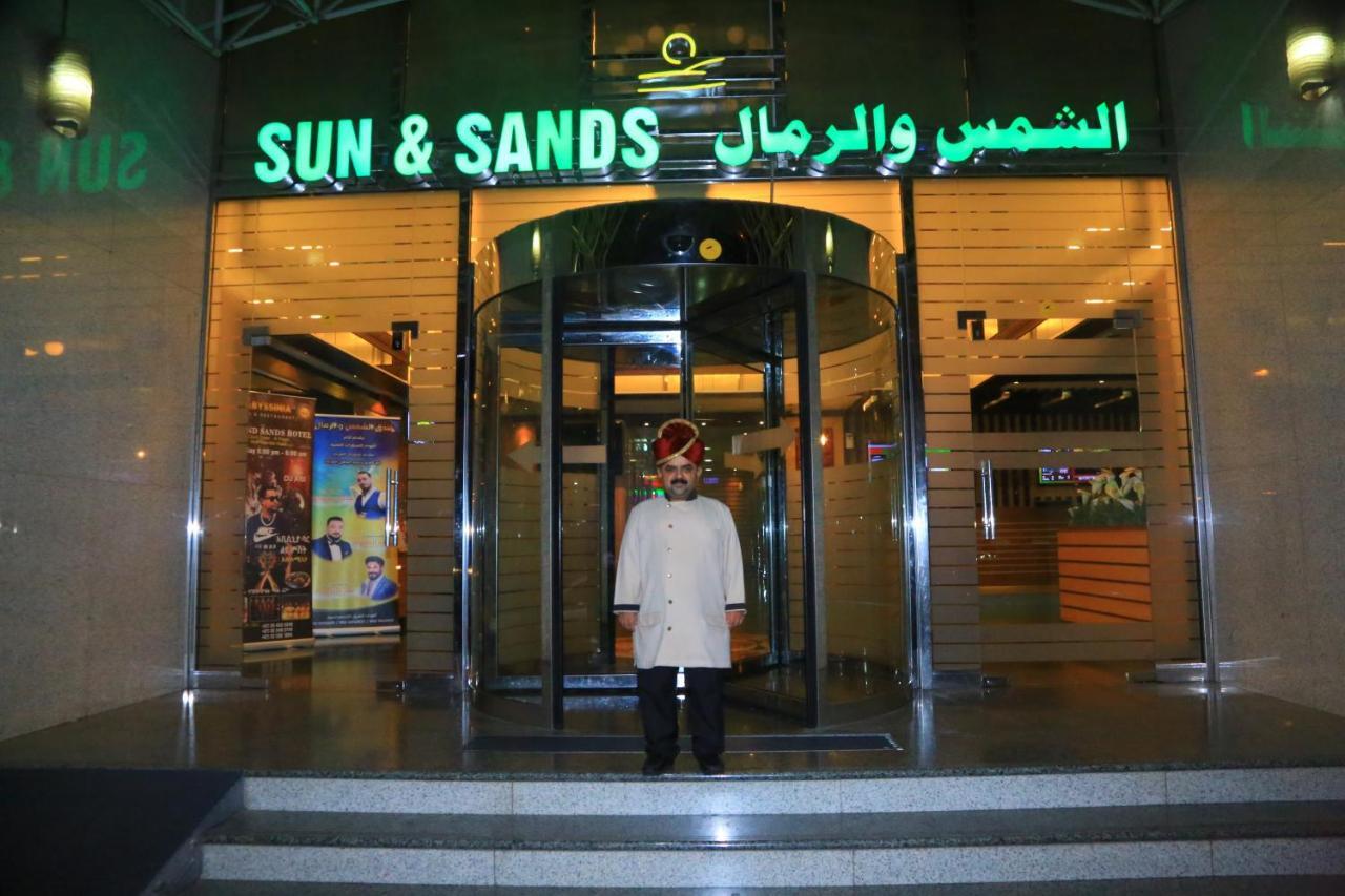 sun&sands hotel Dubai Bagian luar foto
